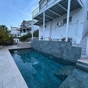  Villa Dream With Heated Swimming Pool, Jacuzzi, Waterfall, Heating Is Extra